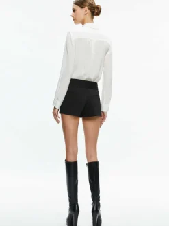 Women Alice and Olivia Auden Short